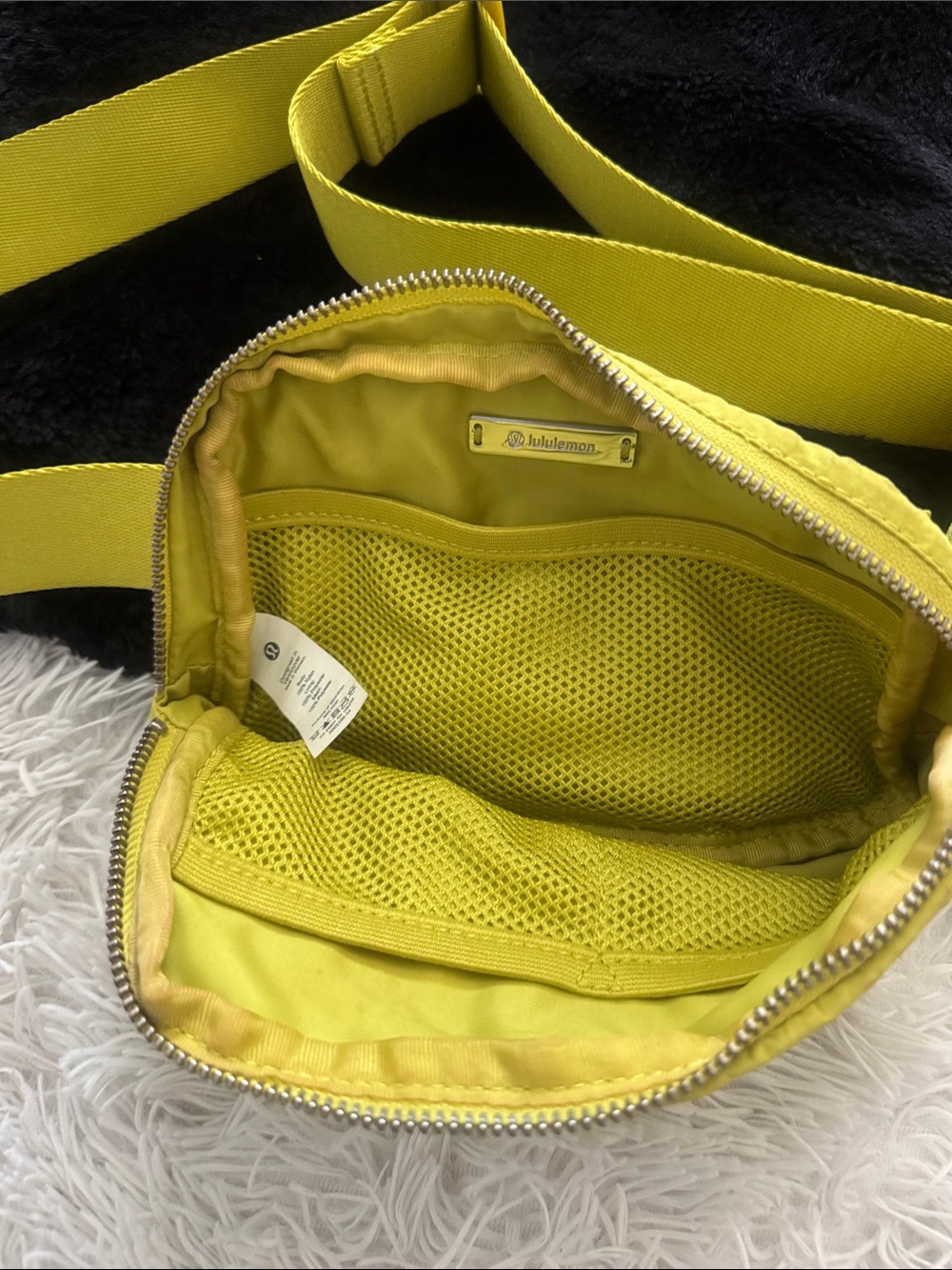 lululemon athletica Bright Yellow Crossbody Belt Bag - Picture 2 of 3